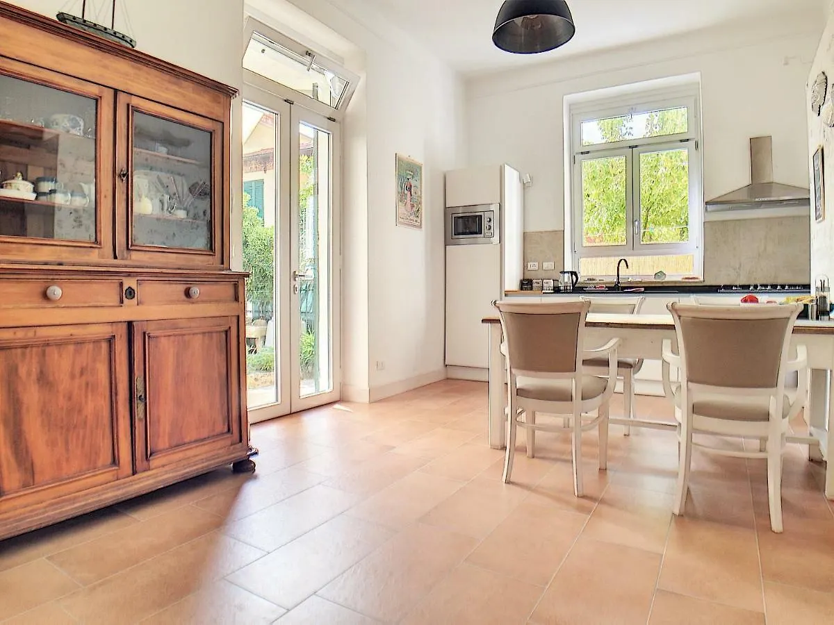 Artemia Apartamento Levanto Italia